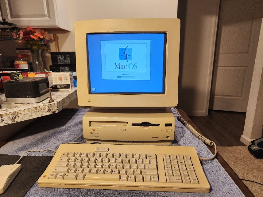 ComputerHobbyShop Macintosh 6300CD