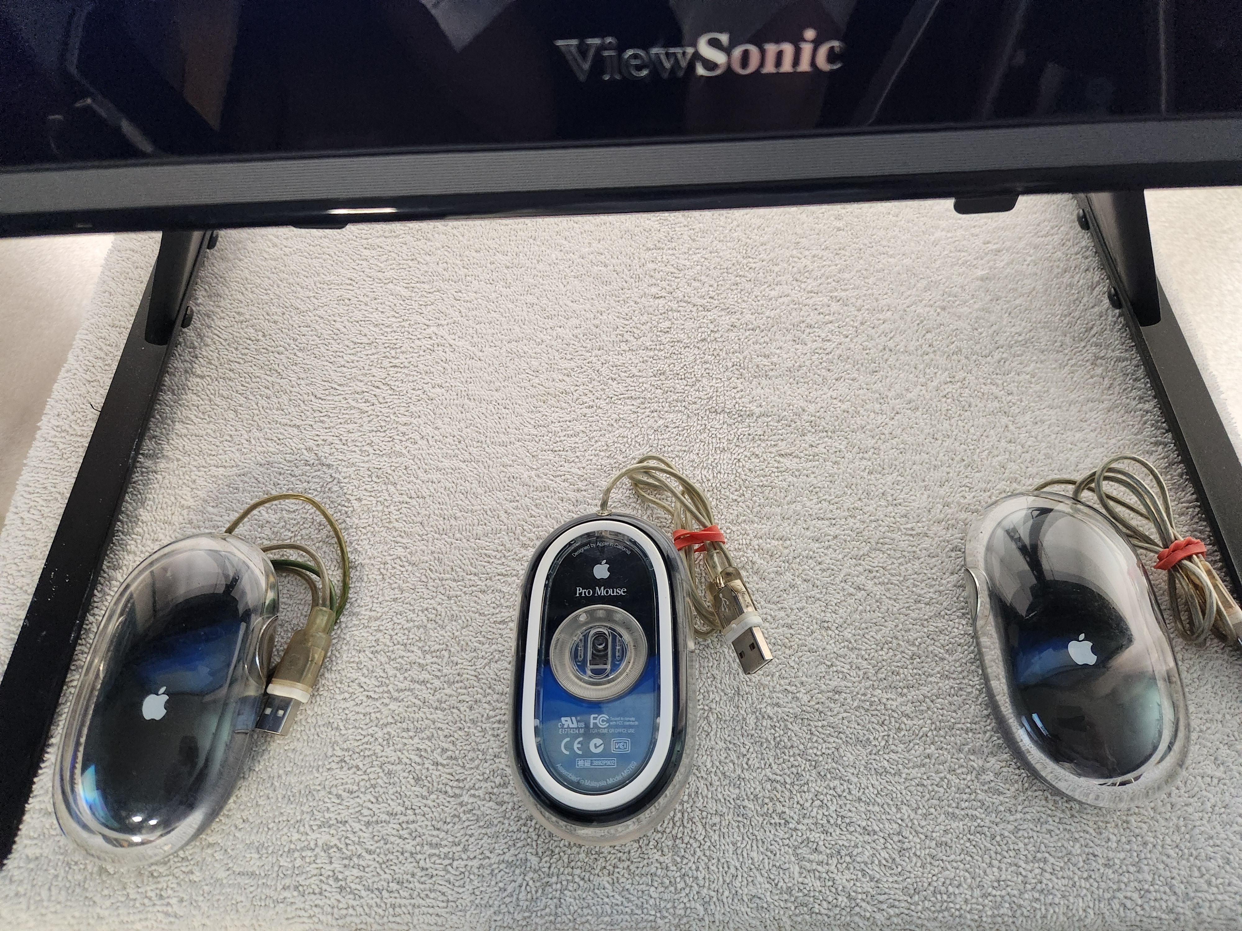 Apple Mighty Mouse via ebay auction